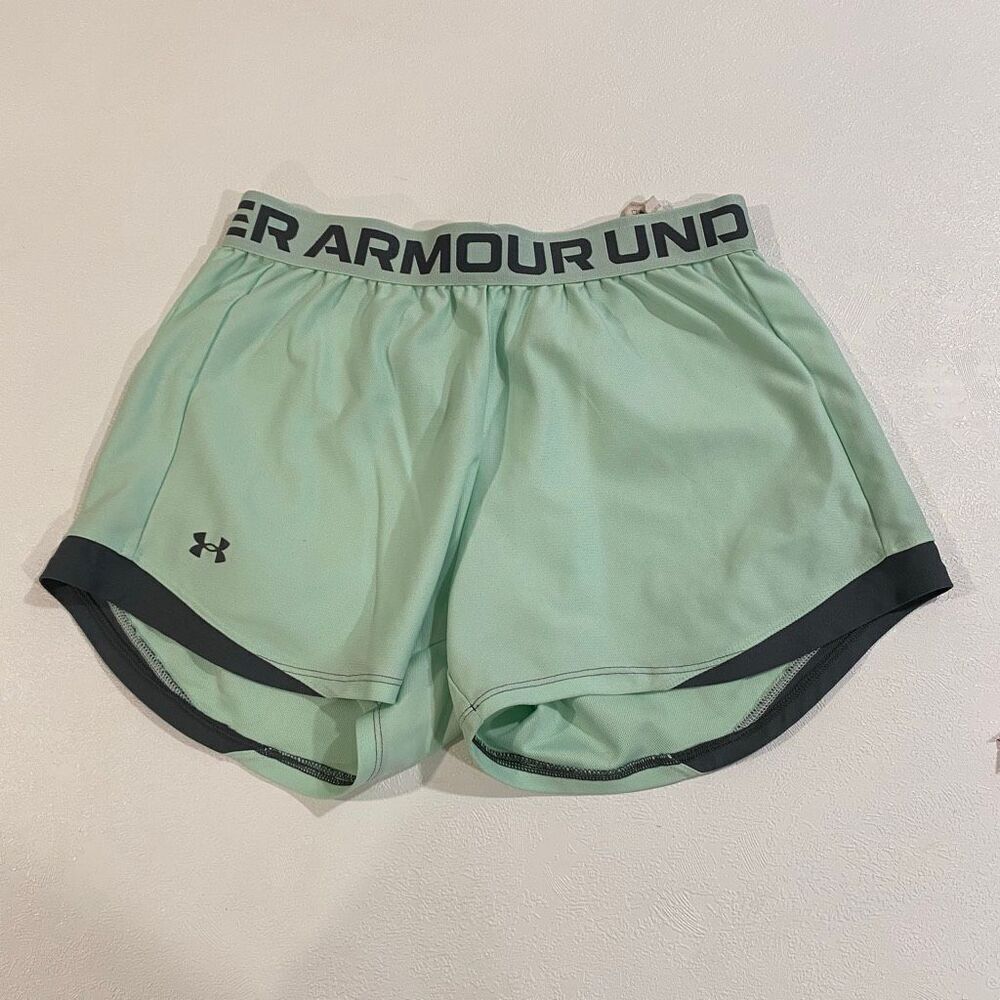 Under Armour Play Up Running Shorts • Women’s Small • Mint Green Loose Fit